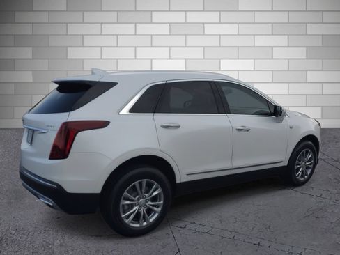 Used 2023 Cadillac XT5 Premium Luxury w/ LPO, Premium Carpet Package FWD image 6