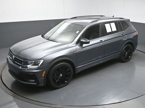 Used 2021 Volkswagen Tiguan SE R-Line image 44