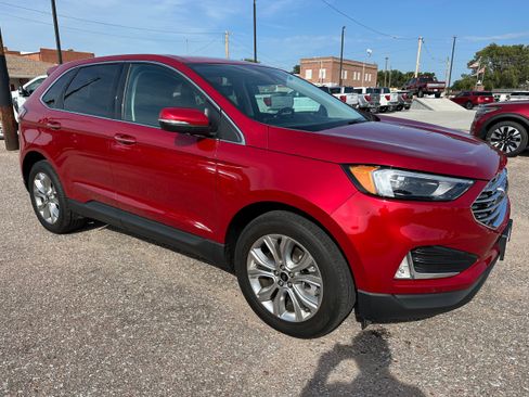 Used 2024 Ford Edge Titanium AWD/4WD image 8