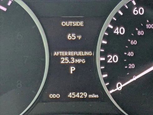 Used 2015 Lexus ES 300h w/ Navigation System Package image 11