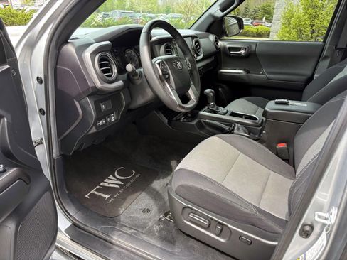 Used 2022 Toyota Tacoma TRD Sport image 24