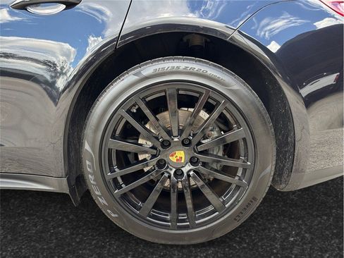 Used 2017 Porsche Panamera 4S image 15