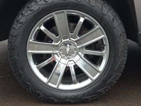 Used 2017 Chevrolet Silverado 1500 High Country image 25