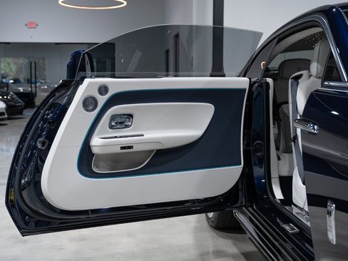 Used 2024 Rolls-Royce Spectre w/ Spectre Launch Package image 36