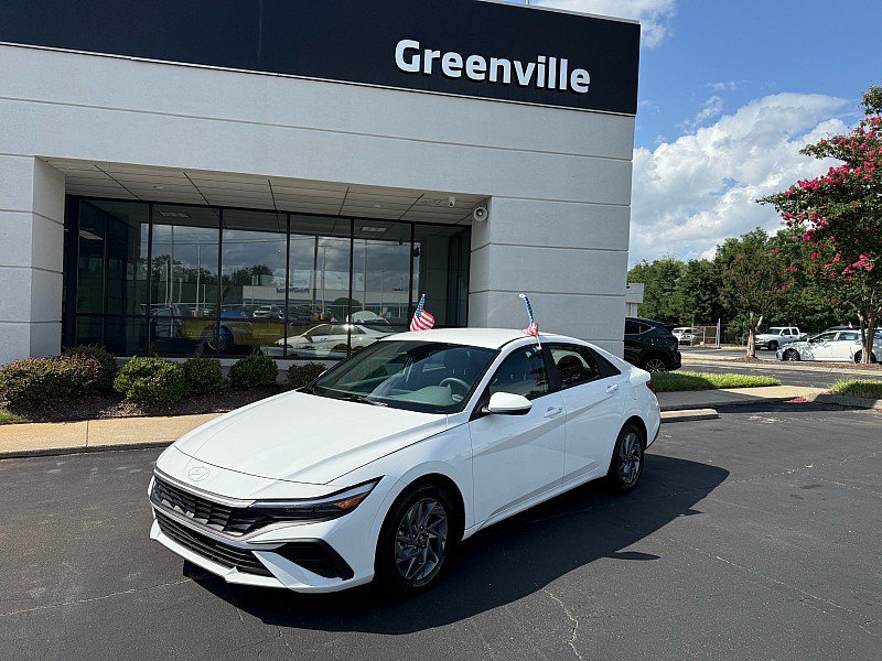 Used 2024 Hyundai Elantra SEL FWD image 1