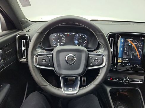 Used 2019 Volvo XC40 T5 R-Design image 21