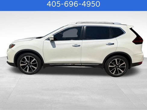 Used 2018 Nissan Rogue SL w/ Premium Package FWD image 2