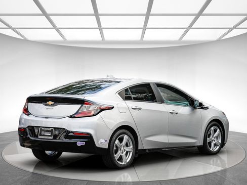 Used 2017 Chevrolet Volt LT w/ Comfort Package image 4