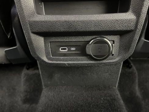 Used 2023 Volkswagen Tiguan SE image 43