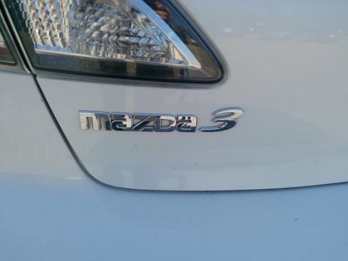 Used 2010 MAZDA MAZDA3 i Touring image 29