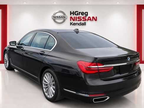 Used 2018 BMW 740i RWD image 2
