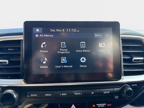 Used 2023 Hyundai Venue SEL image 23