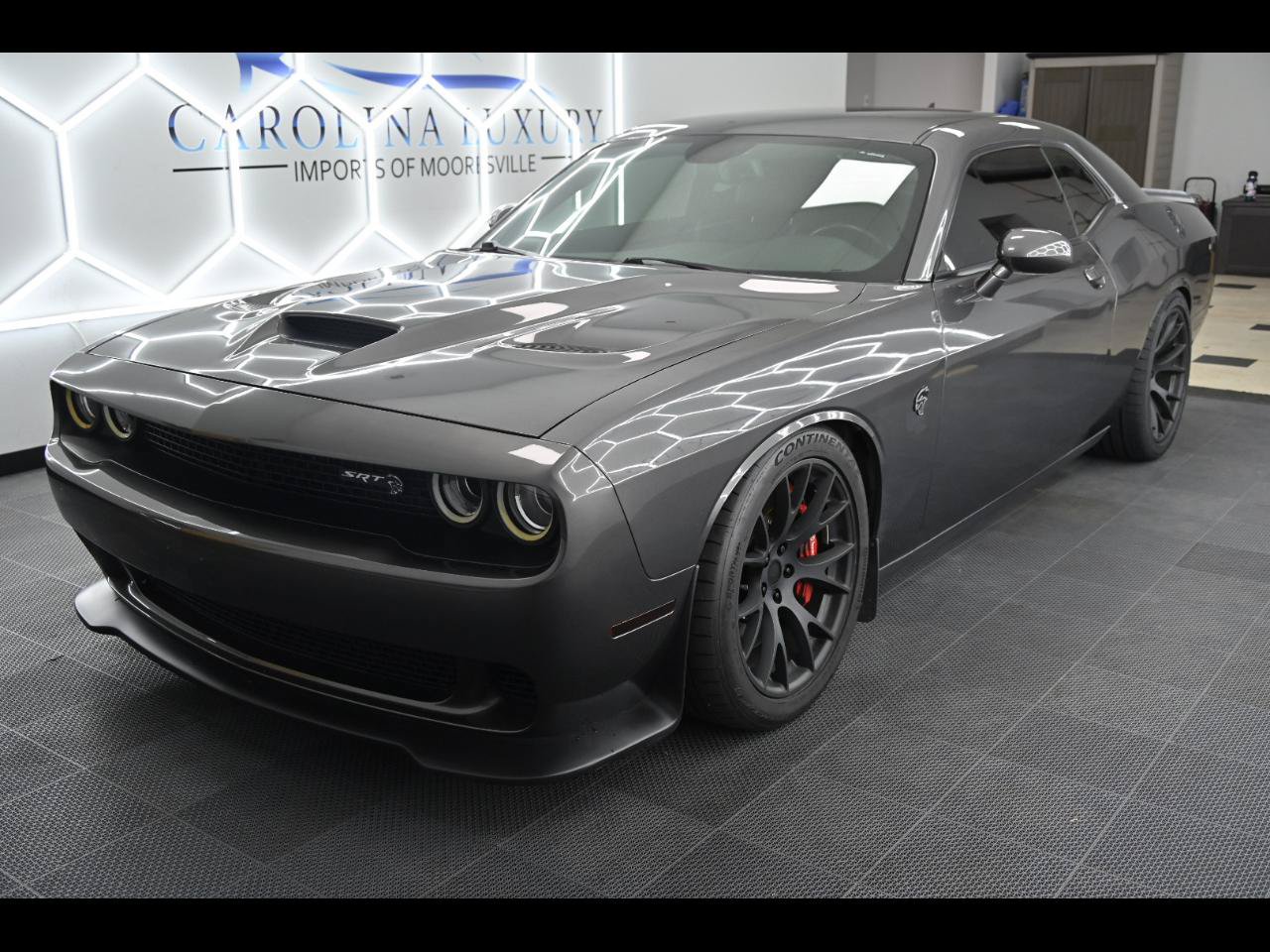 Used 2015 Dodge Challenger SRT Hellcat RWD image 1