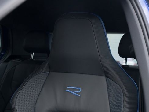 Used 2025 Volkswagen Golf 2.0T image 19