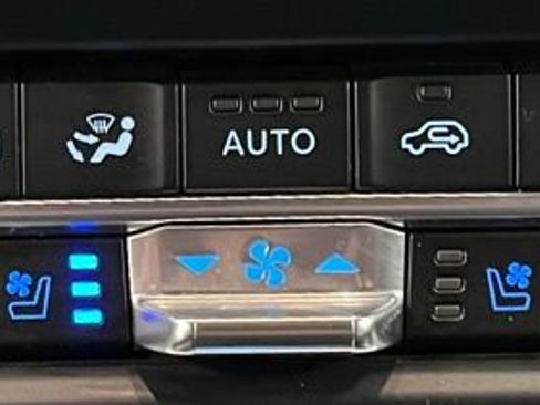 Used 2024 Ford Expedition Max XLT AWD/4WD image 38