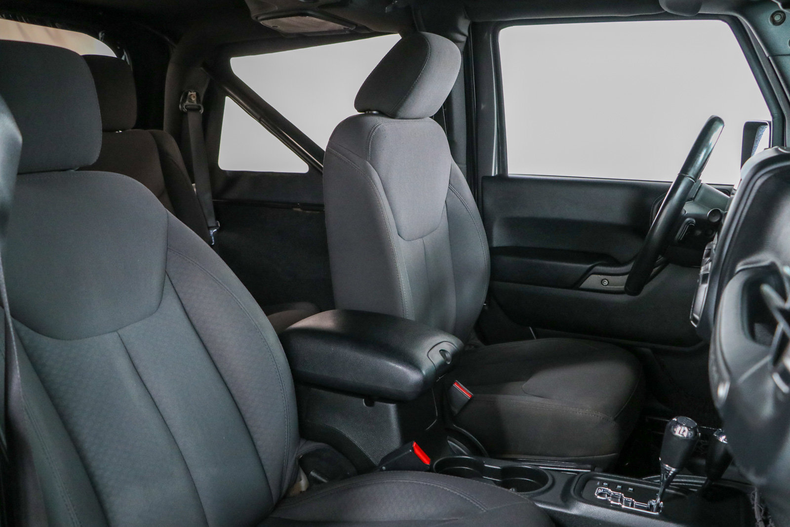 Used 2018 Jeep Wrangler Sport AWD/4WD image 26