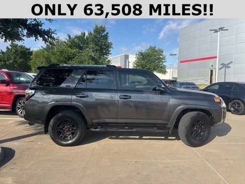 Used 2022 Toyota 4Runner SR5 Premium w/ Moonroof Package RWD image 2