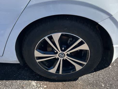 Used 2020 Nissan Sentra SV image 10