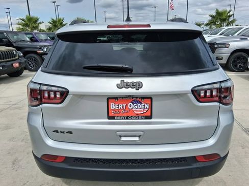 New 2026 Jeep Compass Latitude image 6