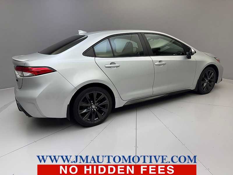 Used 2023 Toyota Corolla SE FWD image 5