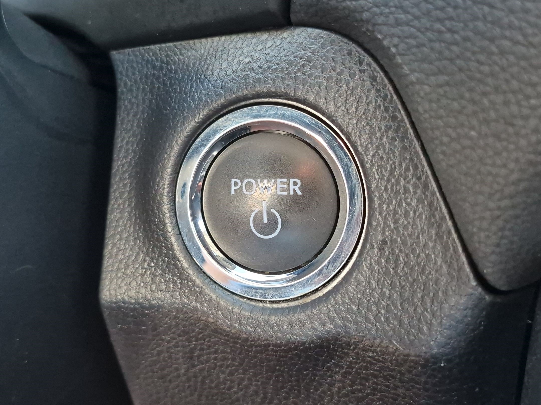 Used 2025 Toyota RAV4 XLE AWD/4WD image 19