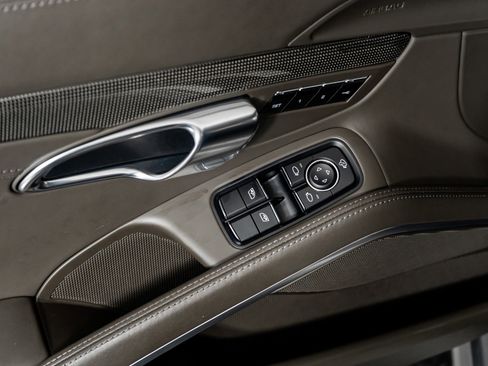 Used 2017 Porsche 911 Turbo S image 43