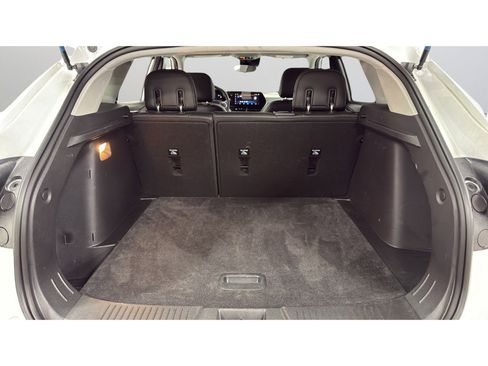 Used 2025 Chevrolet Trax LT w/ LT Convenience Package image 36