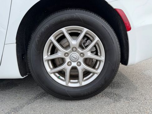 Used 2026 Chrysler Pacifica Select FWD image 31