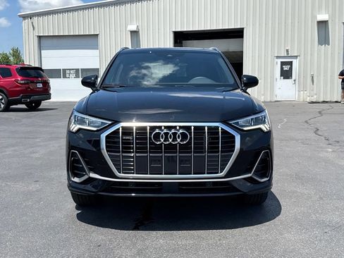 Used 2023 Audi Q3 2.0T Premium w/ Convenience Package AWD/4WD image 2