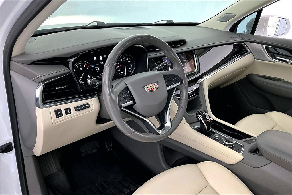 Used 2020 Cadillac XT6 Premium Luxury FWD image 16