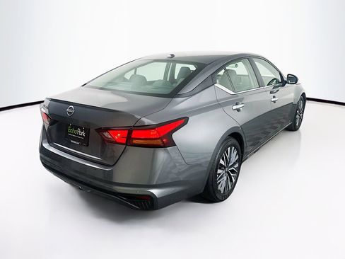 Used 2025 Nissan Altima 2.5 SV image 9