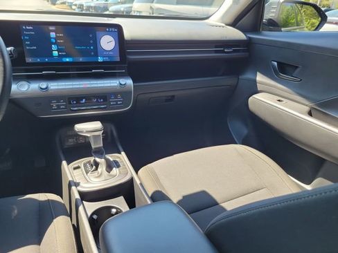 Used 2025 Hyundai Kona SEL FWD image 11
