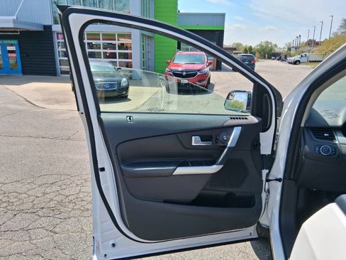 Used 2013 Ford Edge SEL FWD image 15
