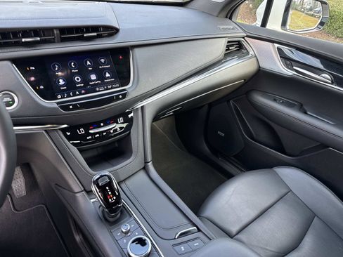 Certified 2025 Cadillac XT5 Premium Luxury image 25