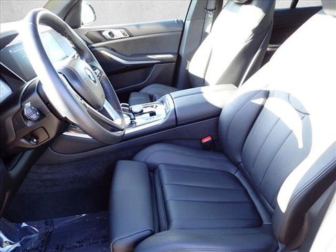 Used 2022 BMW X5 xDrive45e w/ Parking Assistance Package image 13