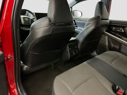 Used 2024 Toyota bZ4X XLE w/ Weather Package image 29