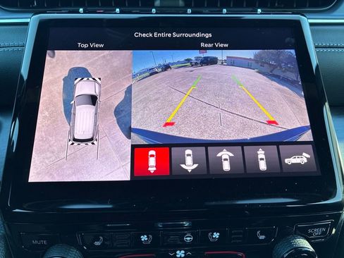 New 2025 Jeep Grand Cherokee Limited w/ Luxury Tech Group II image 18