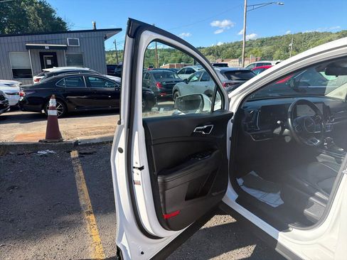 Used 2023 Kia Sportage EX FWD image 15