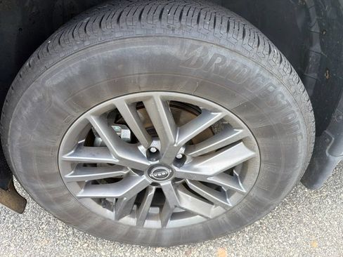 Used 2025 Nissan Rogue S FWD image 2