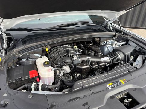 Used 2024 Jeep Grand Cherokee Altitude image 36