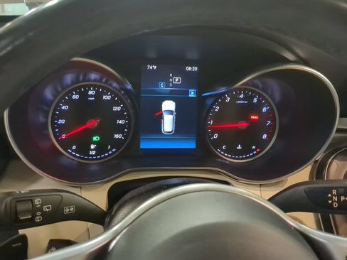 Used 2021 Mercedes-Benz GLC 300 4MATIC image 14