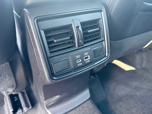 Used 2026 Subaru Forester Premium image 18