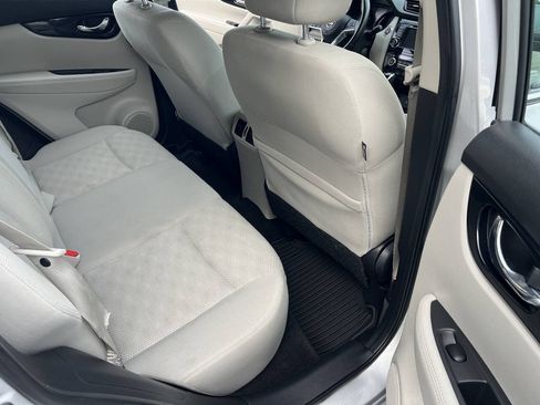 Used 2019 Nissan Rogue Sport SV w/ Technology Package AWD/4WD image 18