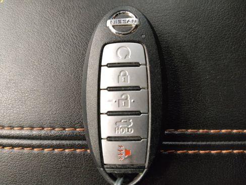 Used 2023 Nissan Sentra SR w/ SR Premium Package FWD image 32