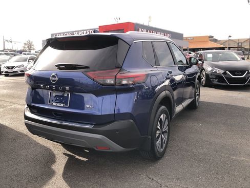 Used 2023 Nissan Rogue SV w/ SV Premium B Package image 5