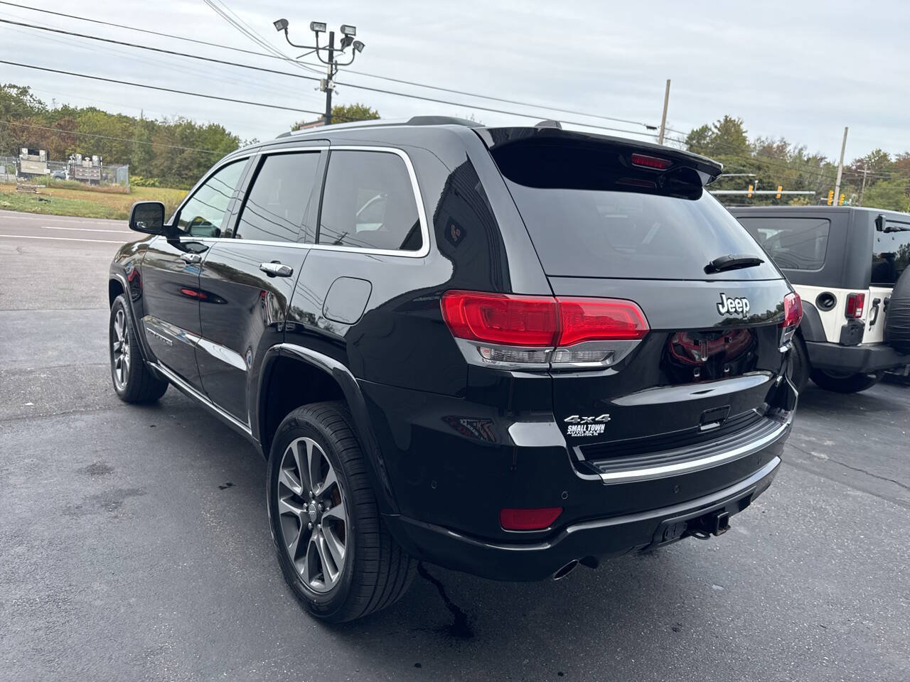 Used 2018 Jeep Grand Cherokee Overland AWD/4WD image 6