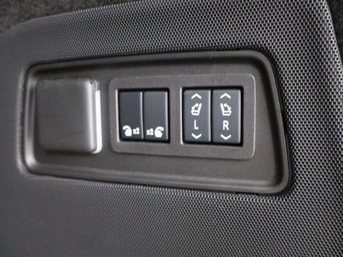 Used 2025 Cadillac Escalade Sport Platinum image 50