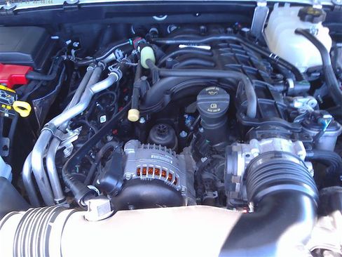 Used 2023 Jeep Gladiator Sport AWD/4WD image 24