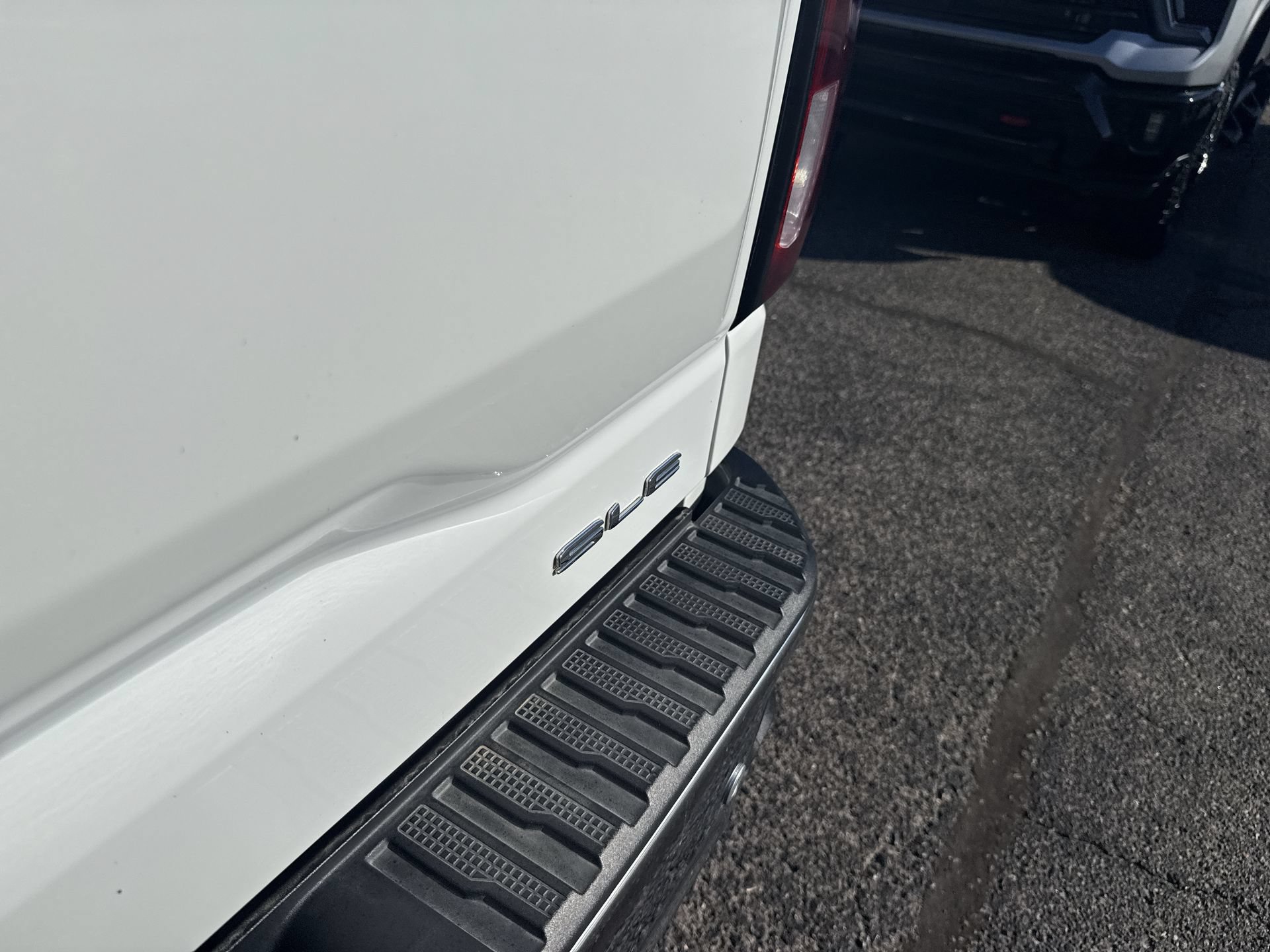 Certified 2024 GMC Sierra 1500 SLE w/ Preferred Package AWD/4WD image 39