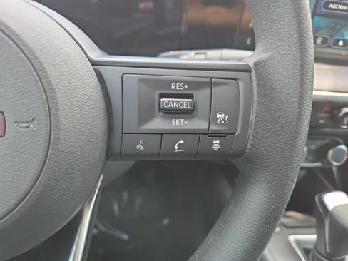 Used 2025 Nissan Kicks SV FWD image 22